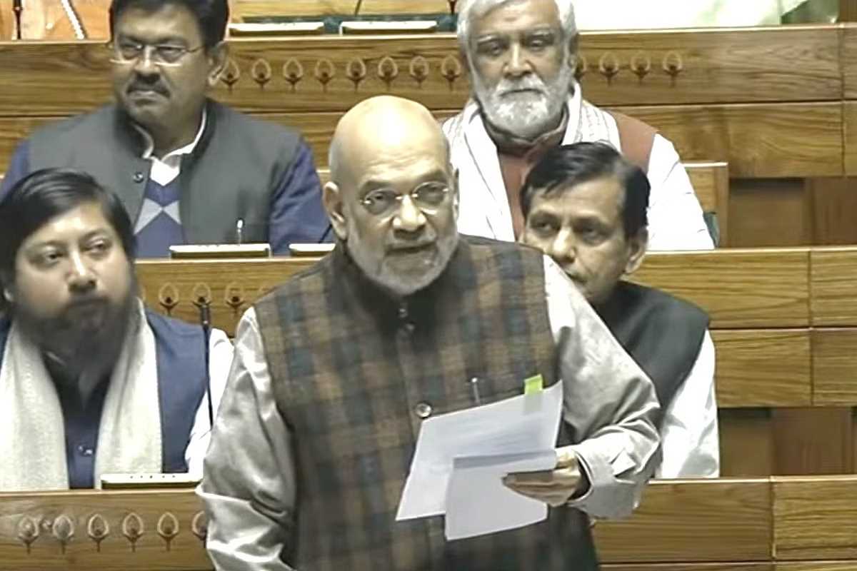 कार्यपालिका द्वारा पूर्ण शक्ति हथियाना अलोकतांत्रिक